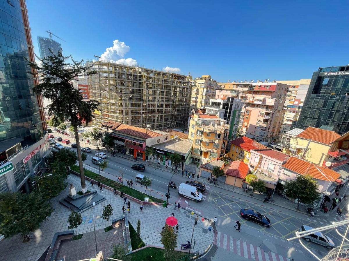 Comfort Apartment In City Center Tirana Bagian luar foto