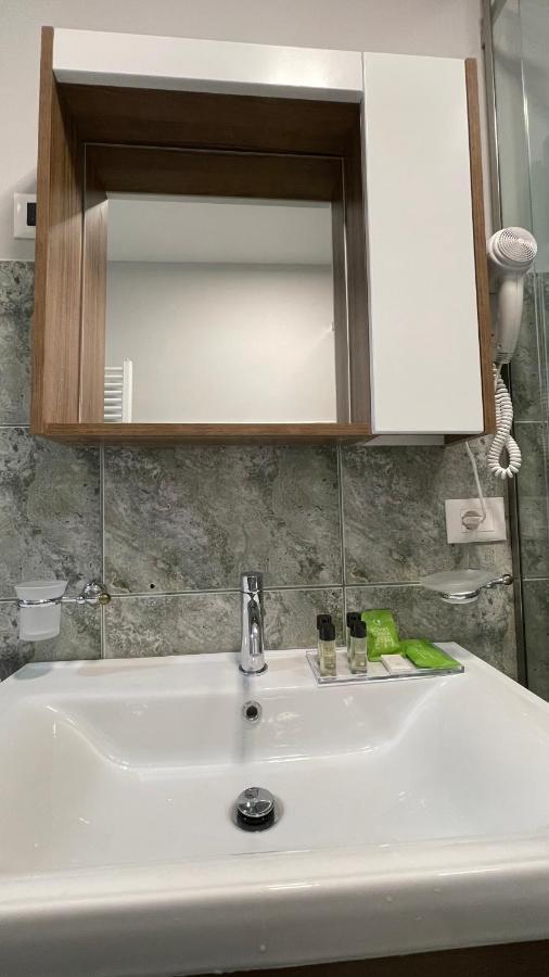 Comfort Apartment In City Center Tirana Bagian luar foto