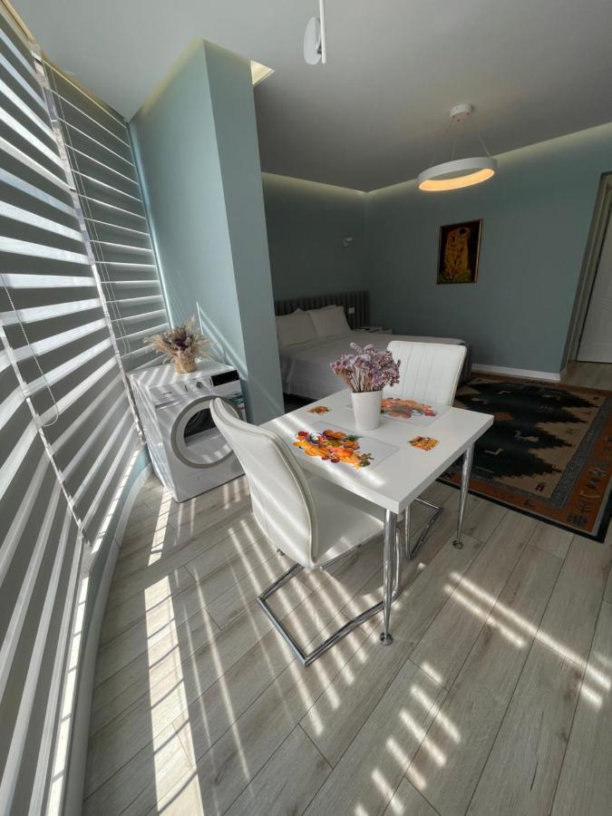 Comfort Apartment In City Center Tirana Bagian luar foto