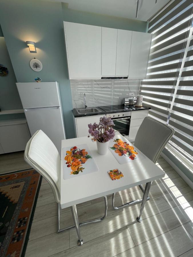 Comfort Apartment In City Center Tirana Bagian luar foto