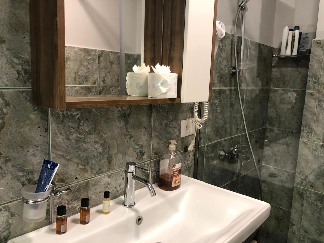 Comfort Apartment In City Center Tirana Bagian luar foto